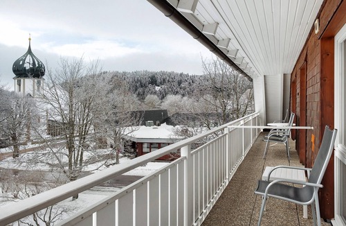 Hinterzarten Apartment | Apartment '5' with Balcony and Wi-Fi