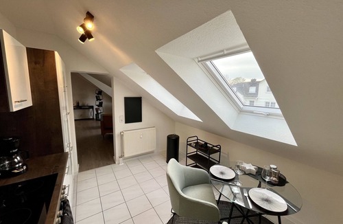 Damm Apartment | Apartment 'An-der-Aschaffaue' with Balcony and Wi-Fi