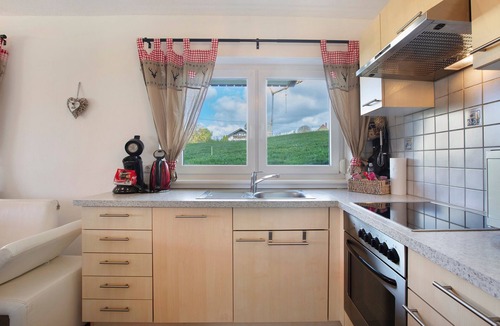 Hoechenschwand Apartment | Apartment 'Bäumchen' with Mountain View, Shared Terrace and Wi-Fi