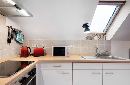 Lehe Apartment | Apartment 'Ferienwohnung Abendsonne' with Wi-Fi