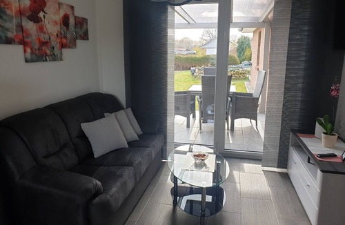 Hamdorf Apartment | Apartment 'Ferienwohnung Völkner' with Shared Terrace, Private Garden and Wi-Fi