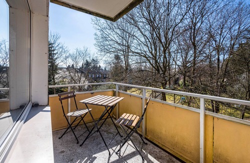 Quickborn Apartment | Apartment 'Fewo Danzig 2' with Balcony and Wi-Fi