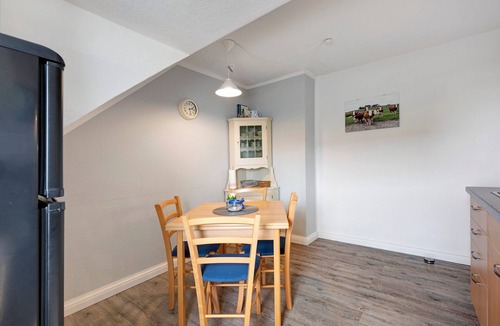 Hallig Langeneß Apartment | Apartment 'Flut' with Shared Garden and Wi-Fi