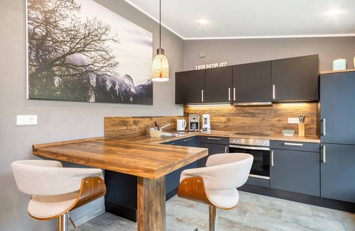 Inzigkofen Apartment | Apartment 'Gartenglück' with Private Terrace, Shared Garden and Wi-Fi