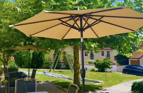 Spalt Apartment | Apartment 'Hopfengarten 4' with Shared Terrace, Shared Garden and Wi-Fi