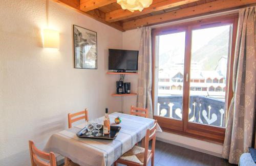 Chamonix City Centre Apartment | Apartment Le Triolet-8 by Interhome