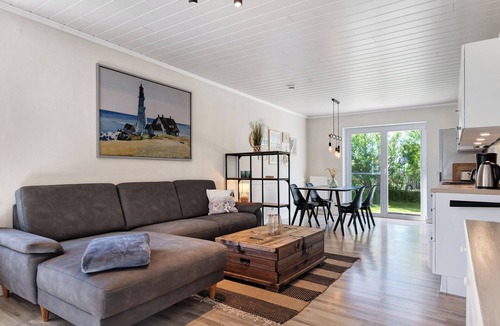 Wesselburenerkoog Apartment | Apartment 'Links' with Private Terrace and Private Garden