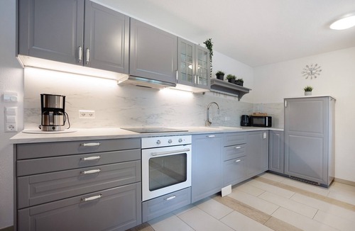Friesenried Apartment | Apartment 'Löwenzahn' with Private Terrace, Shared Garden and Wi-Fi