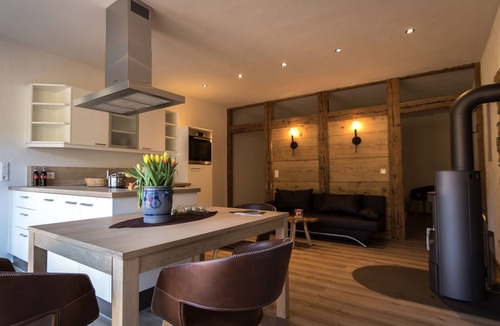 Ehlenbogen Apartment | Apartment 'Maulbetsch' with Private Terrace, Private Garden and Wi-Fi