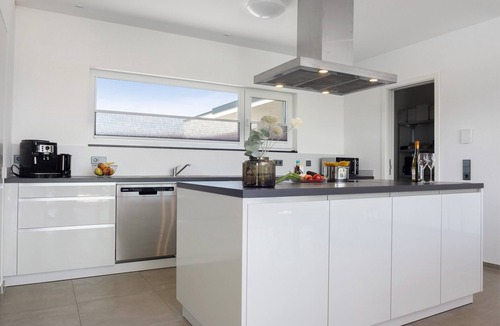 Unterschwarzach Apartment | Apartment 'Riedheide, 130qm' with Private Terrace, Private Garden and Wi-Fi