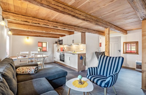 Bertsdorf Apartment | Apartment 'Scheibe' with Mountain View and Wi-Fi