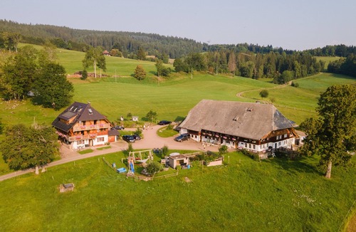Hinterzarten Apartment | Apartment 'Titisee' with Mountain View, Private Terrace and Wi-Fi