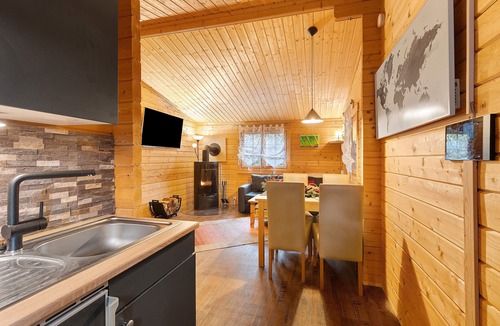 Mueggelheim Apartment | Apartment 'Waldblick' with Private Terrace, Private Garden and Wi-Fi
