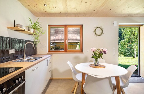 Deggenhausertal Apartment | Apartment 'Waldruhe' with Private Terrace and Wi-Fi