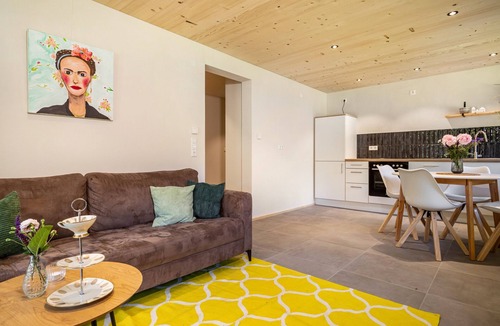 Deggenhausertal Apartment | Apartment 'Waldruhe' with Private Terrace and Wi-Fi