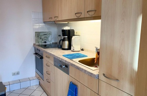 Lubeck City Centre Apartment | Appartement Domblick - apartment/apartment, shower, WC, living room/bedroom