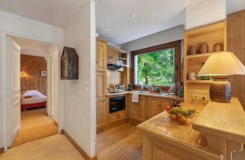 Chamonix City Centre Apartment | Apt Du Plan Praz-Brévent 4-min to lift, parking & balcony, Chamonix, France