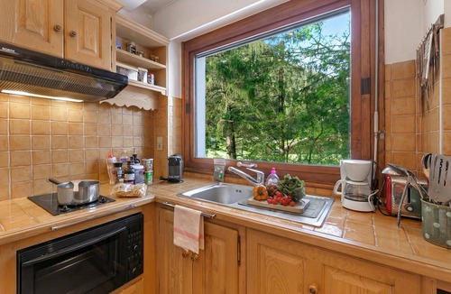 Chamonix City Centre Apartment | Apt Du Plan Praz-Brévent 4-min to lift, parking & balcony, Chamonix, France