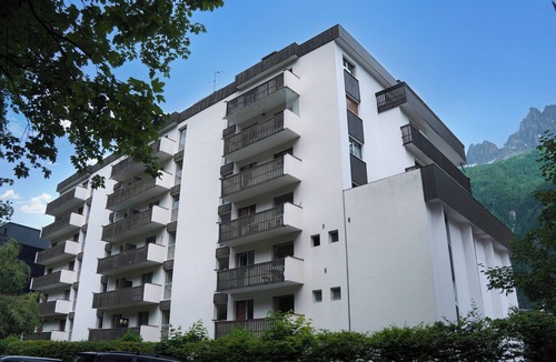 Chamonix City Centre Apartment | Apt Le Concordia 4 Chic 2BR in Chamonix Centre | Ski, Chamonix, France