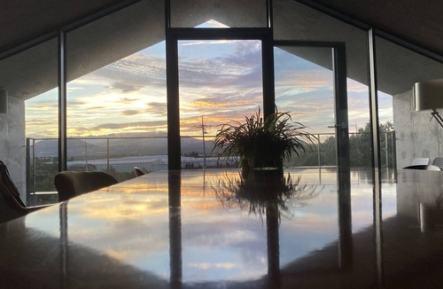 Jocheon Villa | Architect's studio-beautiful Mt.Hanla view with sunrise sun & sunset