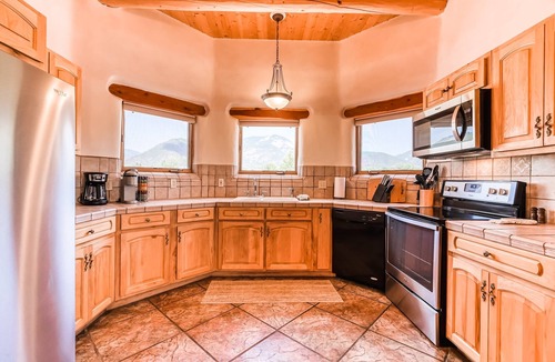 Arroyo Seco House | Arroyo Seco's Getaway - Hot Tub & Mountain Views