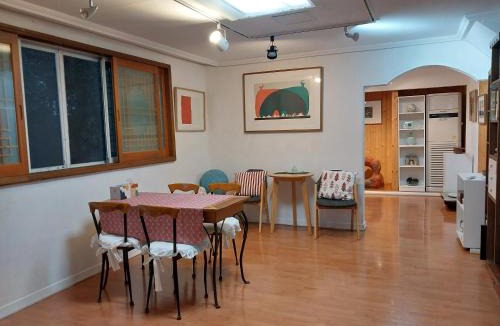 Jwadongsunhwan-ro House | Art Residency
