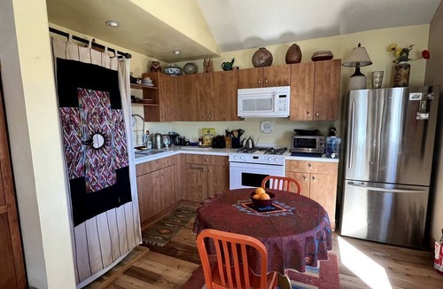 Abiquiu Cabin | Artistic Casita in Abiquiu, New Mexico with Wide Views to Pedernal Overlooking the Chama River Valley