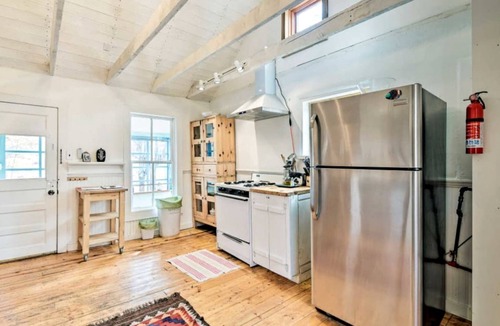 San Cristobal Cabin | Artistic Garden Casita on Organic Farm in New Mexico