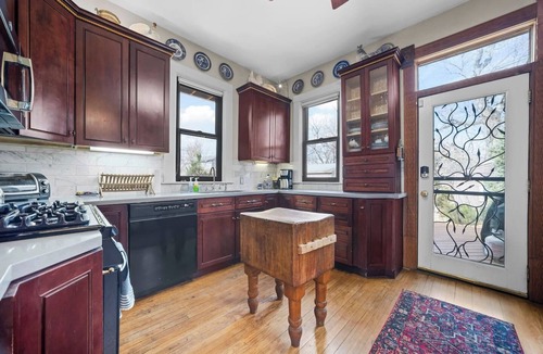 Whittier House | Artsy Victorian I Near RINO I Downtown