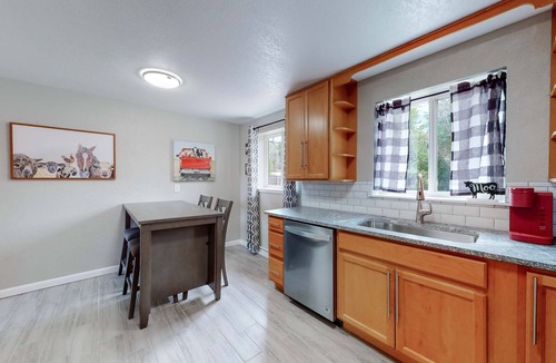 Arvada Plaza Area House | Arvada Private Family Home with Two King Beds