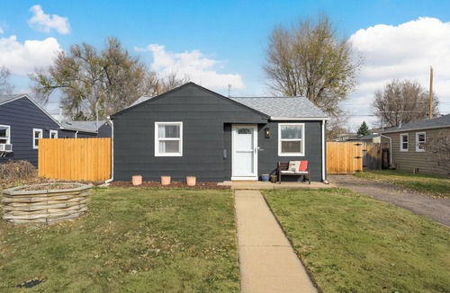Arvada House | Arvada Sweet Retreat