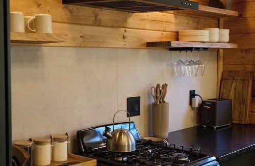 Florissant Cabin | Aspen Hideway · Mountain Modern log Cabin Deck + Hot Tub