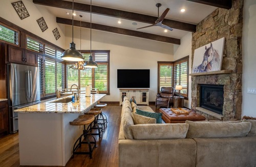 Silverthorne House | Aspen Sky Lodge - Walk to Clubhouse, Mountain Views, EV Charging