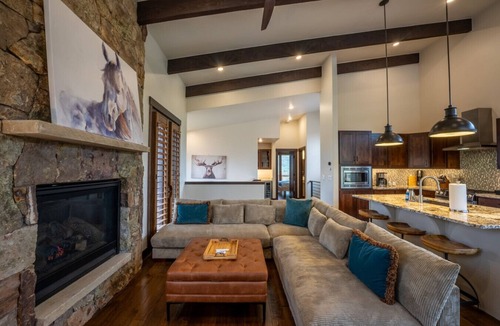 Silverthorne House | Aspen Sky Lodge - Walk to Clubhouse, Mountain Views, EV Charging