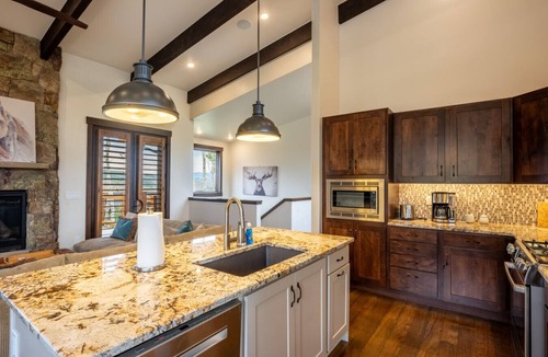 Silverthorne House | Aspen Sky Lodge - Walk to Clubhouse, Mountain Views, EV Charging