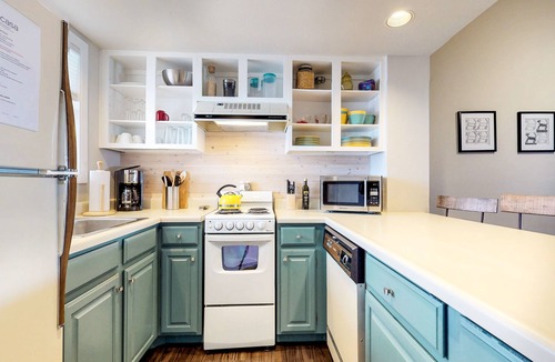 Pagosa Springs Apartment | Aspenwood condo with mountain view - near shopping & dining - 1 dog ok