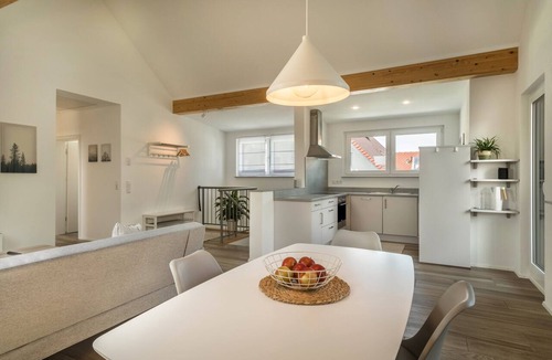 Eriskirch Apartment | Attic Apartment ‘Marla’ with Wi-Fi & Balcony