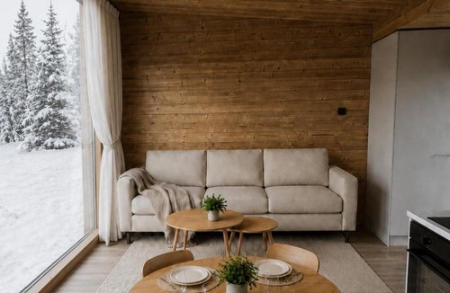 Rovaniemi Apartment | Aurora Log Cabin 2A with sauna, Wifi and free parking