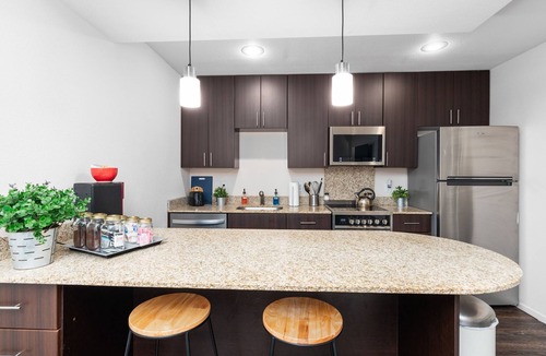 Overland Park Apartment | Autumn Seas 1 King BR Free parking Wi-Fi and Gym access Peaceful and Comfortable
