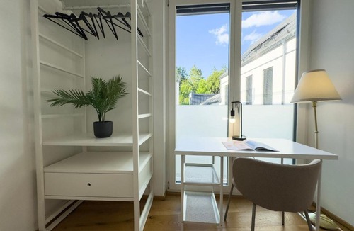 Heiligenstadt Apartment | Avío, Modern 1 Bedroom Apartment, TV