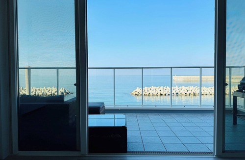 Sumoto House | Awaji Island Oceanfront Balcony A white hideaway/Sumoto Hyōgo