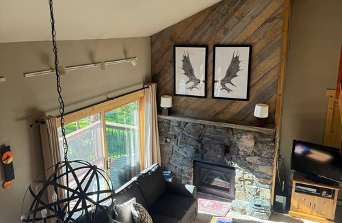 Warrior's Mark Condo | Awesome Location - Short Walk to Mountain and Town!