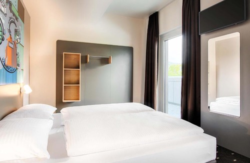 Stuttgart Hotel | B&B Hotel Stuttgart-Neckarhafen