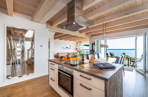 Olpenitz House | Baltic Sea vacation home 'StrandLiebe' - close to the beach with sea view sauna and bathtub