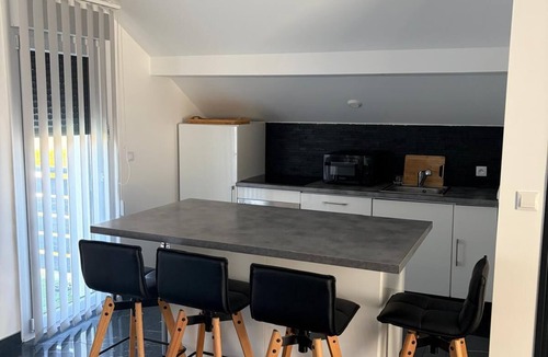 Chavanod Apartment | Bao Lounge - Apartment T3 with Pool & Parking