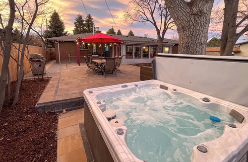 Lamar Heights Area Cottage | Bbq, Hot Tub, Patio, Sunroom + Games!