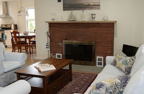 New Rochelle House | Beautiful 3-bedroom house charming New Rochelle near Glen Island Park