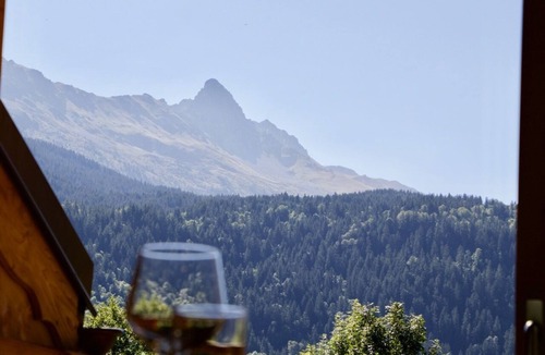 Les Allues Ski Chalet | Beautiful 5 bedroom chalet with amazing views. Walk to restaurant and shops