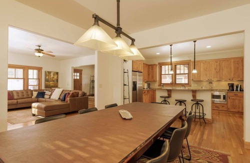Grand Park House | Beautiful 5 BR Mountain Home, Hot Tub, shuttle!