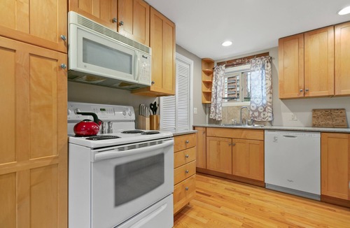 Cheesman Park House | Beautiful Carriage House | Near Botanical Gardens | On site parking